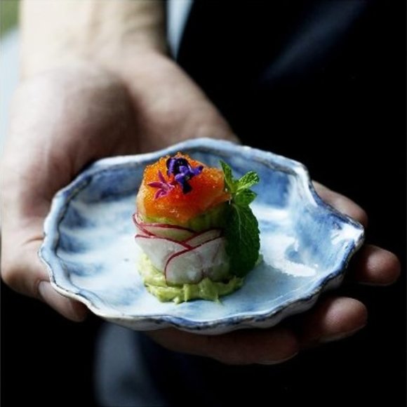 Set of 2 - Ceramic Scallop Canape Dishes - Appetizer Plates - Dessert Bowls - Picture 5 of 7